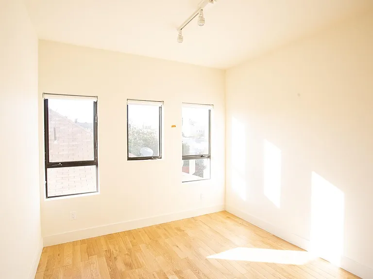 2453 1/2 Boulder St #2453-1/2 — Photo 3