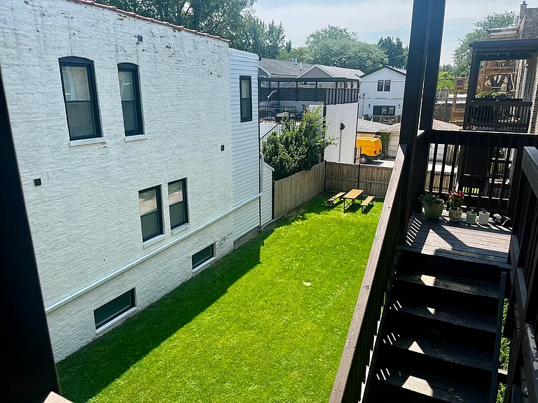 5325 N Damen Ave #1 — Photo 12