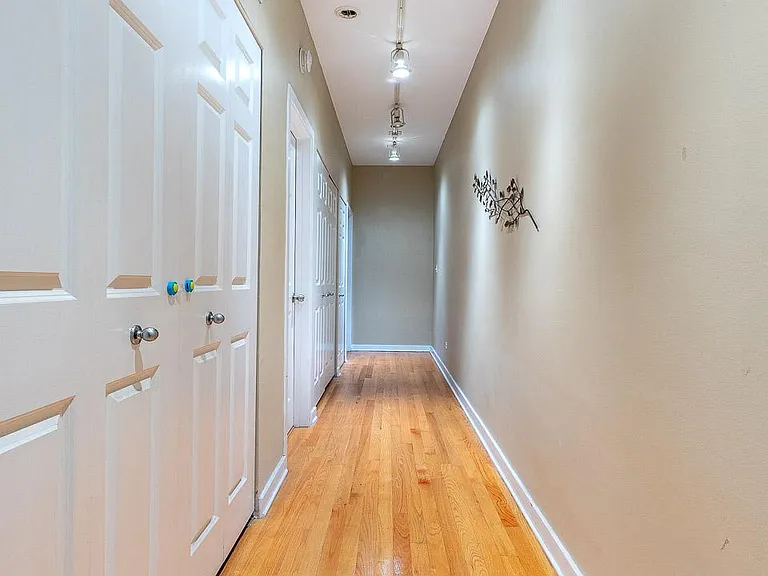 1344 W Grenshaw St #A — Photo 7