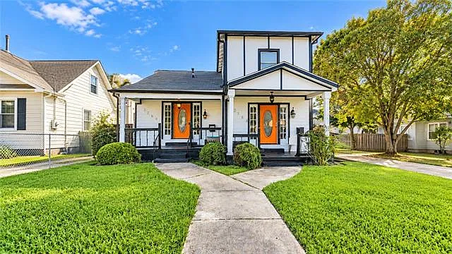 3760 Clermont Dr