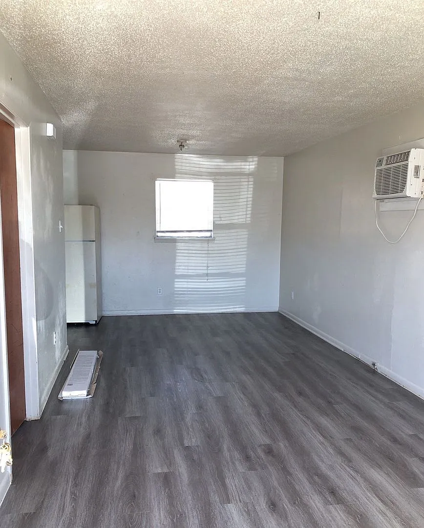406 Sunset Lane — Photo 2