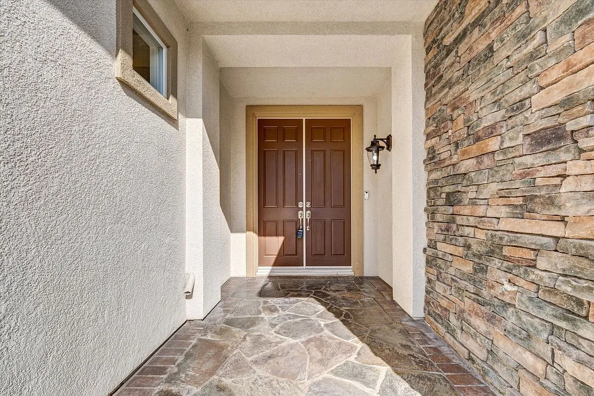 5 bed, 3.5 bath, 3119 sqft, $6,995 — Photo 4