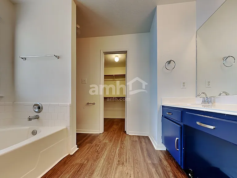 5349 Yale Dr — Photo 10