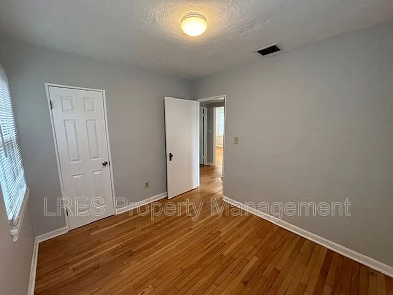 429 Wiltshire Rd — Photo 19