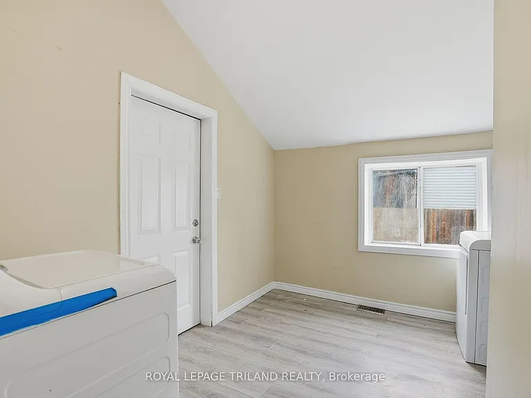 151 Waterloo St — Photo 20