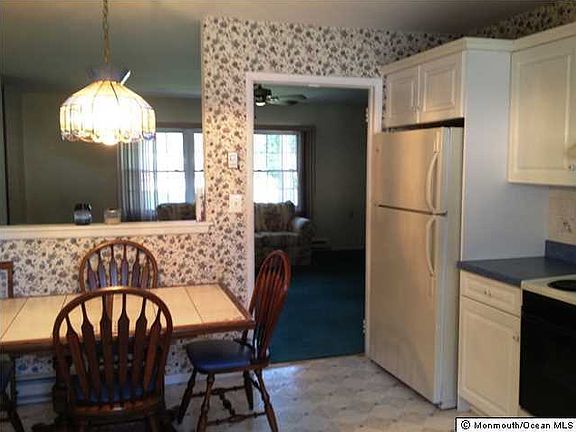 3rd image of 802 Balmoral Court #A