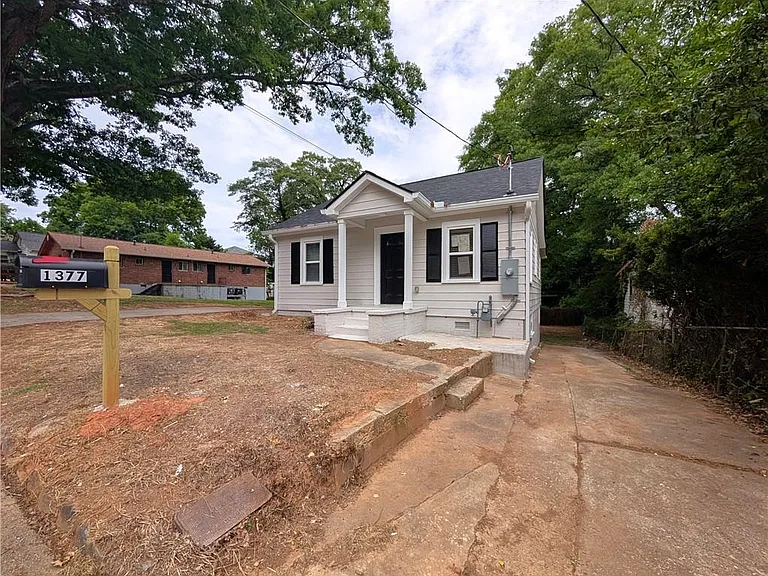 1377 Pine Ave — Photo 21