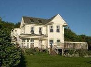 148 Dolphin Dr, Whitethorn, CA 95589