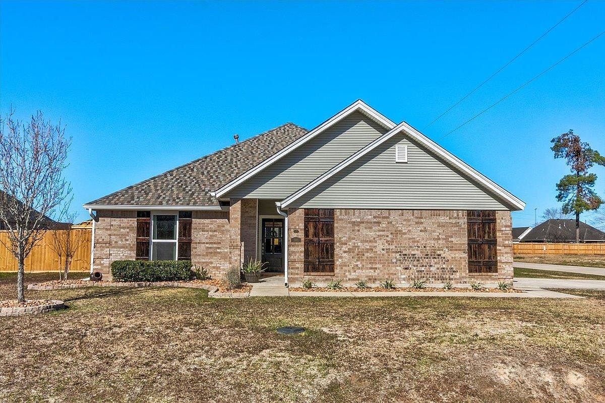 5985 Crockett, Lumberton, TX 77657 | Zillow