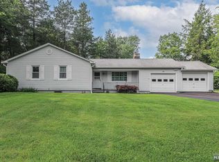 933 Edgewood Dr, Newton, NJ 07860