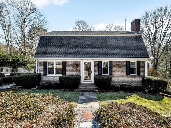 45 Fairway Lane, Falmouth, MA 02540