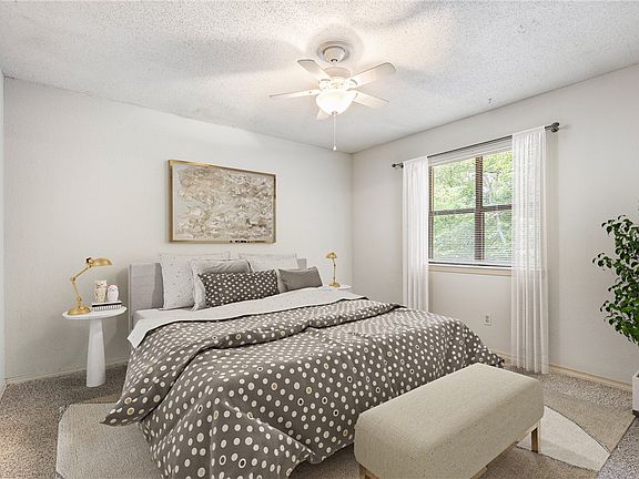 5th image of 2 Belvoir Cir