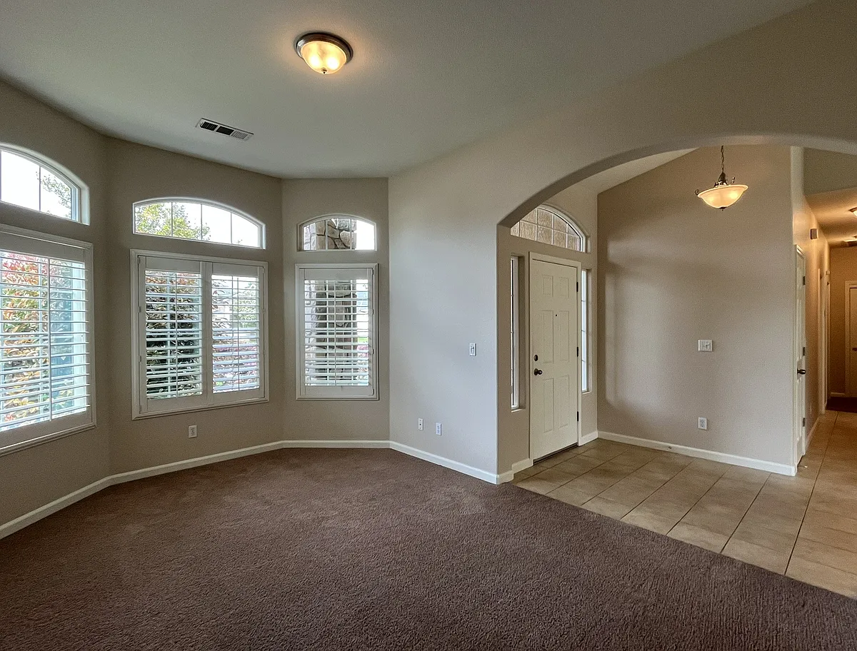 Front Room/Dining Room - 3116 N Shelly Ave