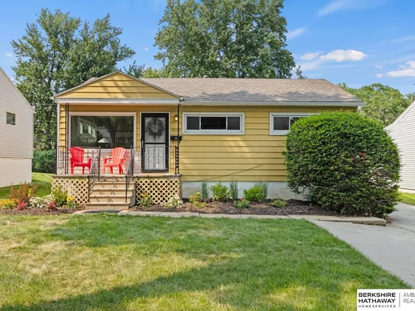 7072 Charles St, Omaha, NE 68132