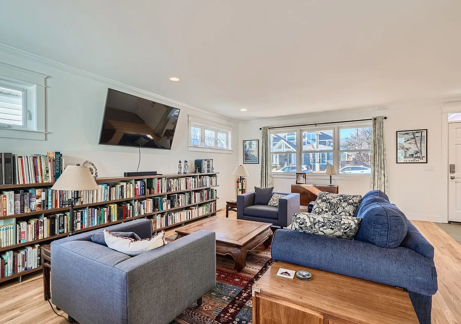 Downtown Louisville 3-BDR Fully Furnished Gem — Photo 2