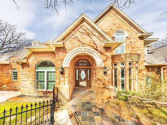 3rd image of 1180 Emerald Sound Blvd