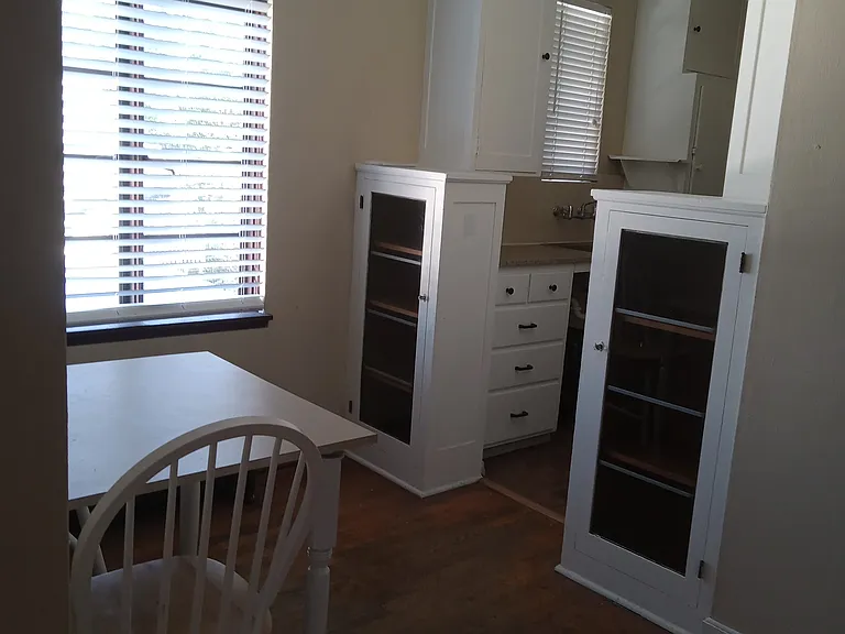 Vista Court — Photo 1