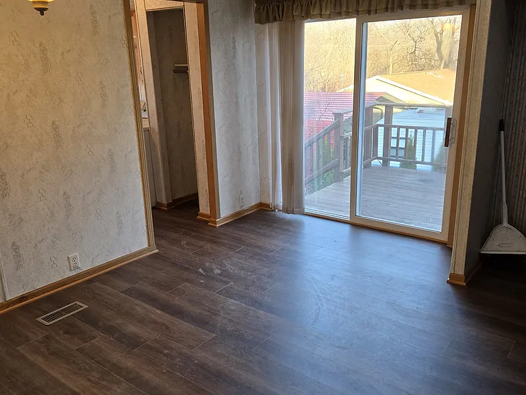 236 Sterling Dr — Photo 4
