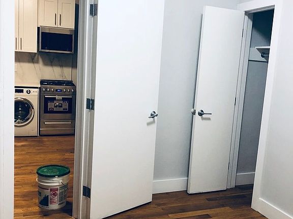 5th image of 322 E 117th St APT 9
