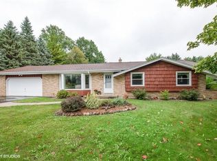 382 Horns Corners Rd, Cedarburg, WI 53012