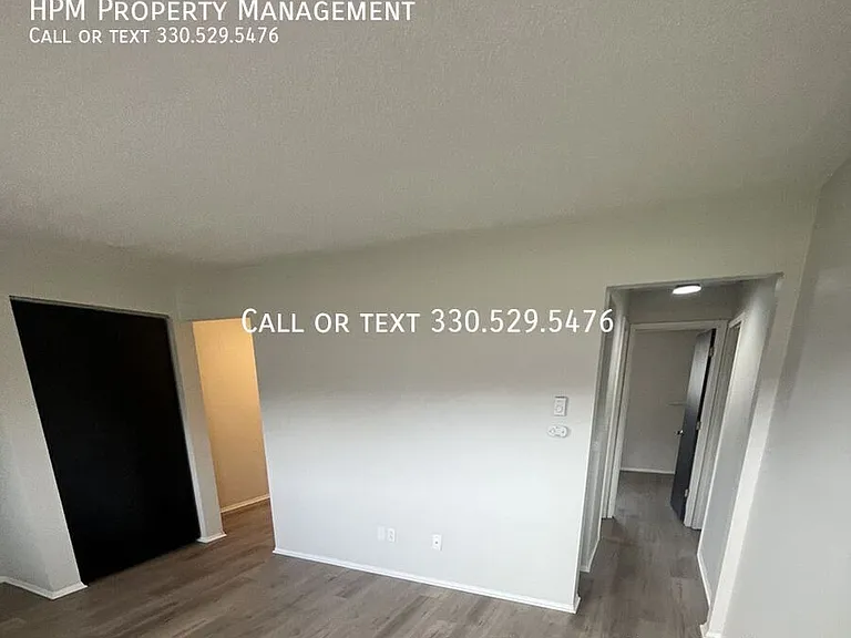 1015 Howe Ave #7 — Photo 2