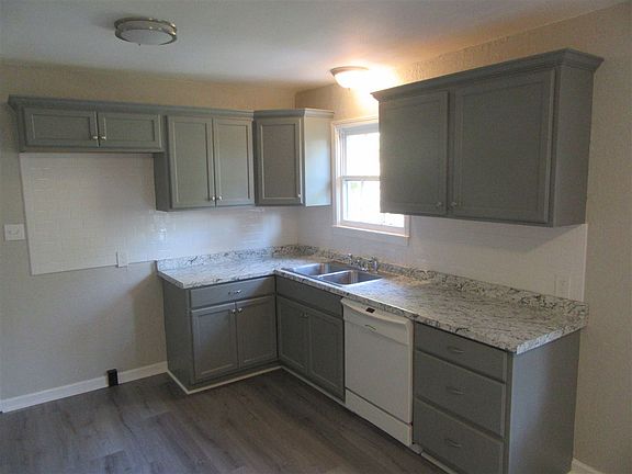 5th image of 303 Englewood St