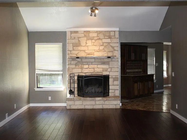 309 Juniper Dr — Photo 8