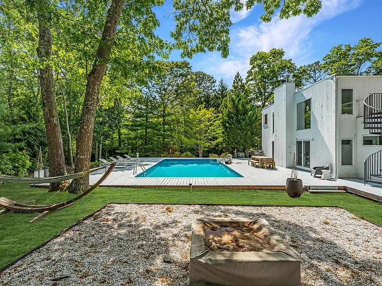 9 Todd Dr — Photo 2