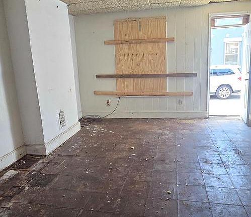 3rd image of 1551 S Taylor St
