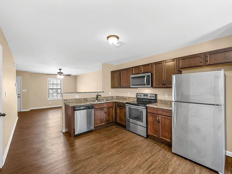 157 Center Pointe Dr — Photo 9