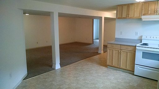 2nd image of 715 Kemp St #B