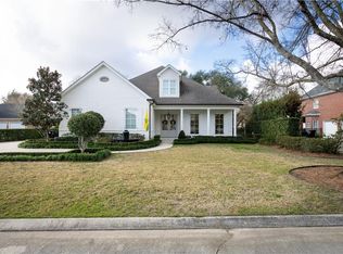 16 Eagle Trace Dr, New Orleans, LA 70131