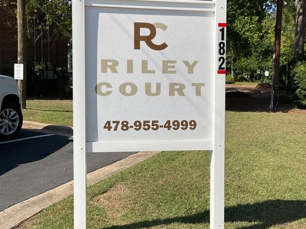 182 Riley Ave #C