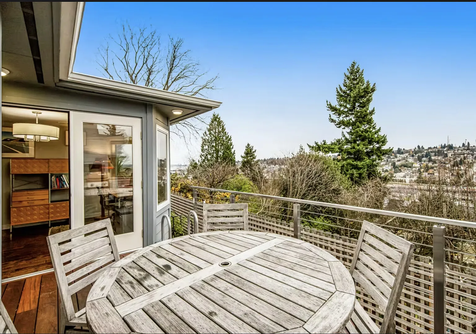 3 bed/2 bath Queen Anne Designer View Home with Free Utilities/Wi-Fi — Photo 2