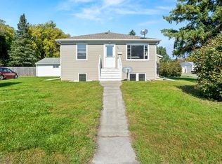 301 16th St N, Moorhead, MN 56560
