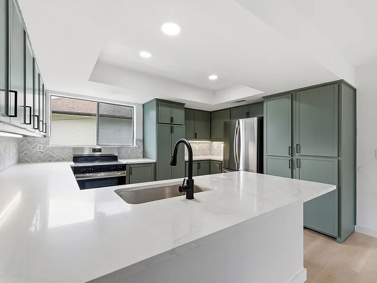 9410 Moss Farm Ln — Photo 10