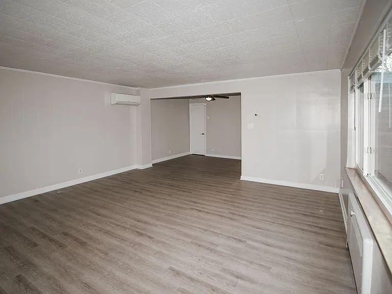 Newly Upgraded Apartments -The Courtyard at Park Hills, Minutes from Downtown — Photo 32