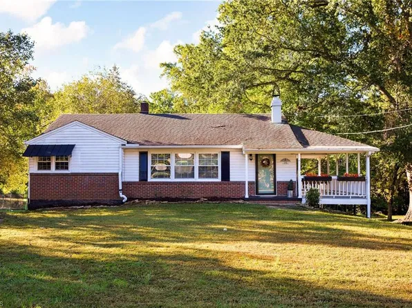 176 Oaklawn Rd, Winston Salem, NC 27107