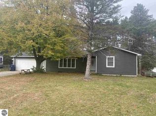 1170 N Carriage Hill Dr, Traverse City, MI 49686