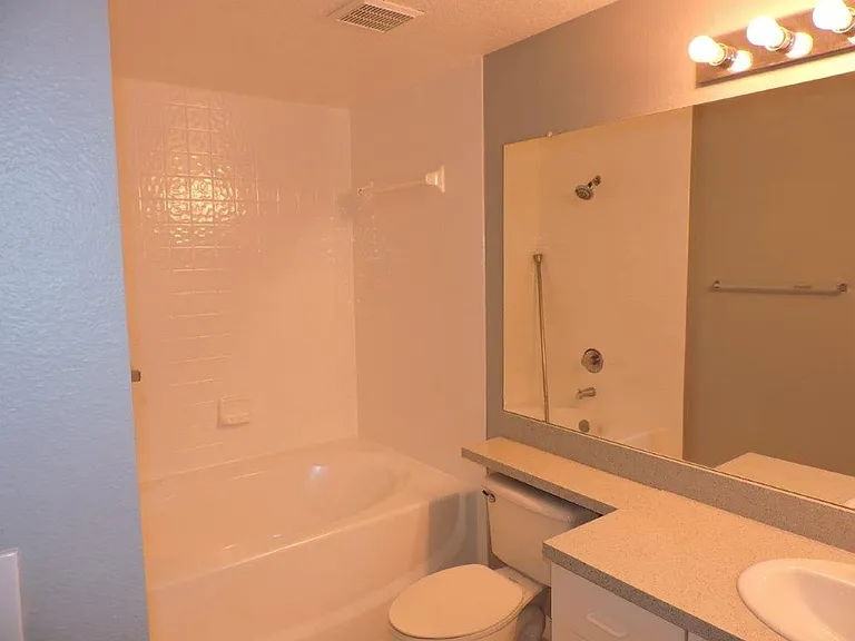 5542 Metrowest Blvd #7-208 — Photo 8