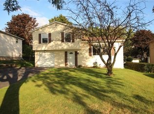 322 Village Walk Cir, Spencerport, NY 14559
