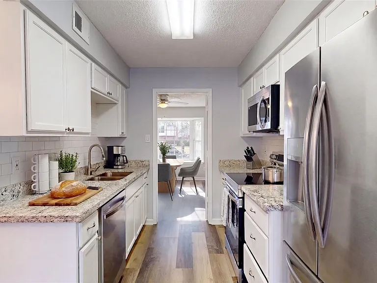14147 Misty Meadow Ln — Photo 15