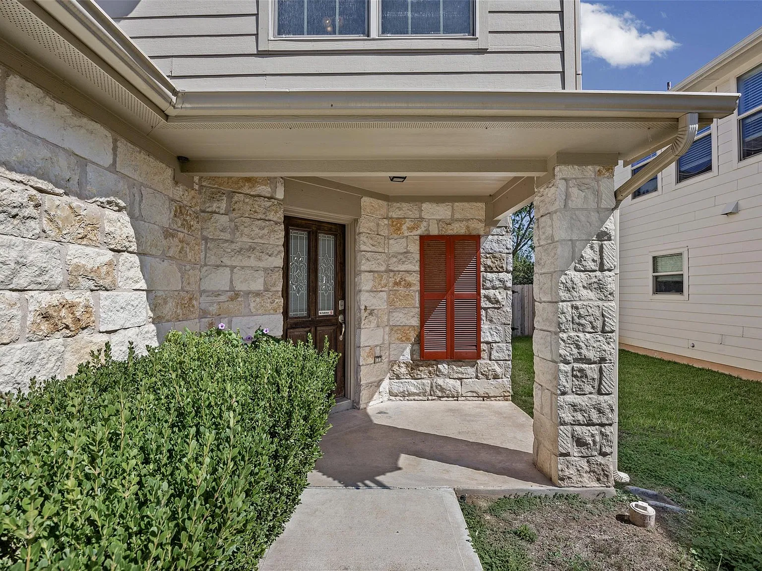 3 bed, 2.5 bath, 1707 sqft, $1,950 — Photo 3