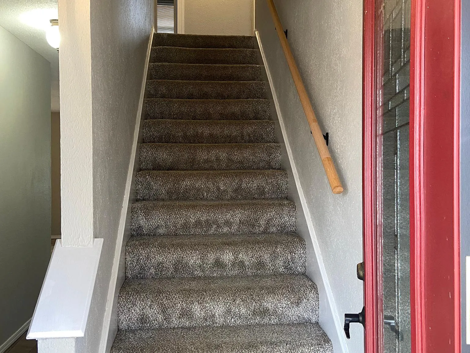 1600 Ridgemont Cir — Photo 2