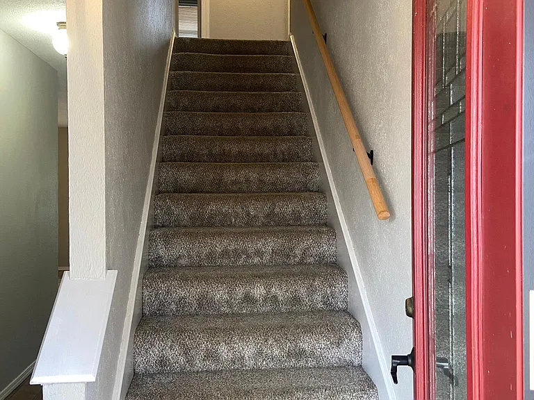 1600 Ridgemont Cir — Photo 2