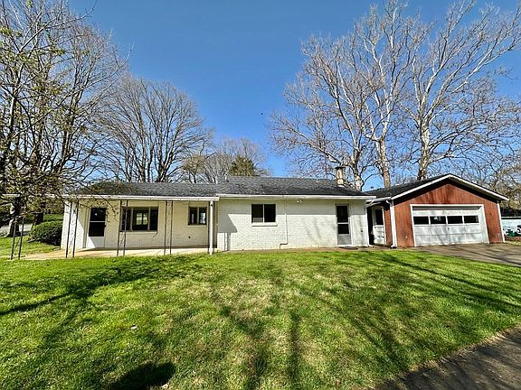 3 Bedroom Brick Ranch with 2.5 Car Garage