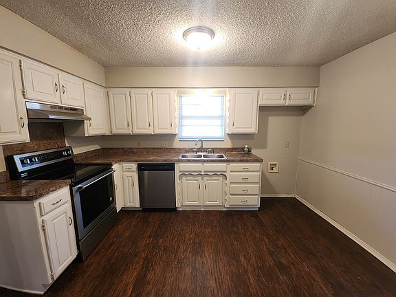 5th image of 2625 Putnam St