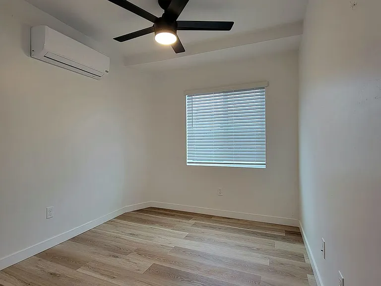 6249-6253 Mary Lane Dr — Photo 21