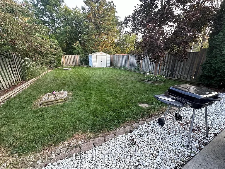 7929 Hawthorne Dr — Photo 50