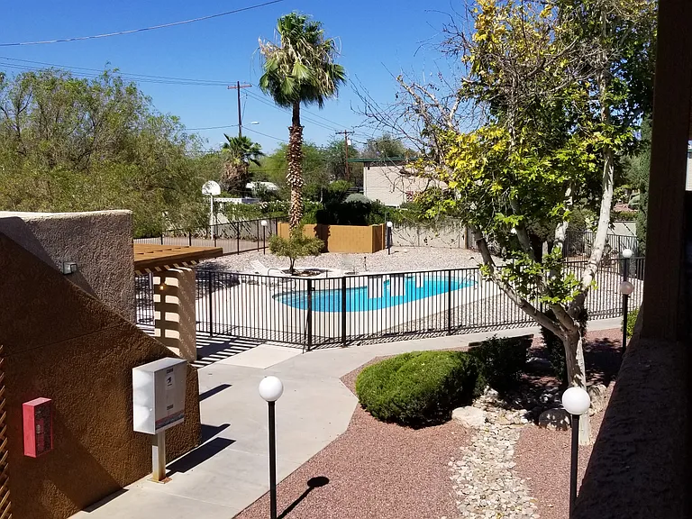 Rosemont Garden Apartments — Photo 12